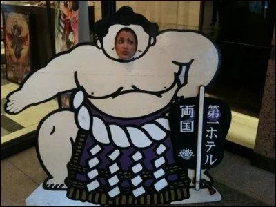 Qui est cette Diva dguise en sumo ?
