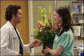 Dans la saison 04, que se permet de dire Dereck  Rose en signe d'amiti ?