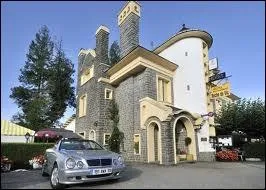 Quel nom donne-t-on aux habitants de la commune des Quatre-Routes-du-Lot ?