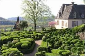 Son jardin est class; quel est ce chteau ?