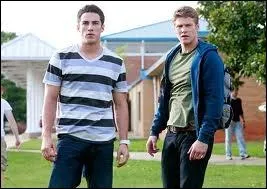 Qui va aider Tyler durant sa premire mtamorphose ?