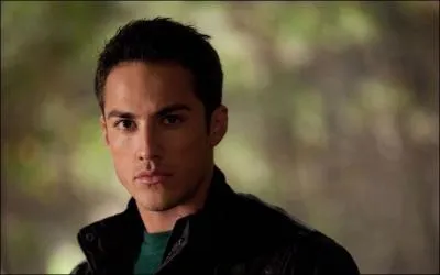 Dans quel pisode Tyler quitte-t-il la ville avec elle ?