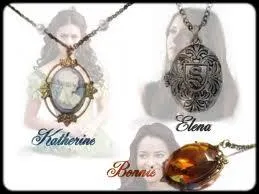 Que portent Elena, Bonnie et Katherine ?