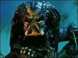 Qui doit combattre cet extraterrestre dans le film  Predator  (1987) ?