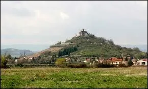 Cette image ne reprsente pas le Mont-Saint-Michel mais la commune Ligrienne de Saint-Romain-le-Puy. Ses habitants sont les ...