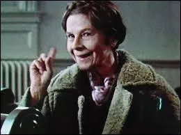 Pour Maude bien des gens aiment tre morts mais ils ne sont pas vraiment morts, ils ont peur de la vie. C'est pourquoi il faut vivre pleinement prendre des chances, se faire blesser mme, sinon quoi ?