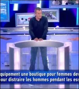 Quelle est la top rponse  cette question : De quel quipement une boutique pour femmes devrait-elle disposer pour distraire les hommes pendant les essayages ?
