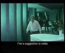 Notre trio aprs avoir cambriol un condo est  table. Quand arrive le riche propritaire du condo, trs dpressif. Il jette sa cape par terre et se retourne vers sa femme en lui disant ...