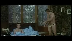 Bob annonce  Antoine qu'il a un tatouage mais qu'a-t-il de particulier ce tatouage ? Quelles sont les rpliques de Bob ?