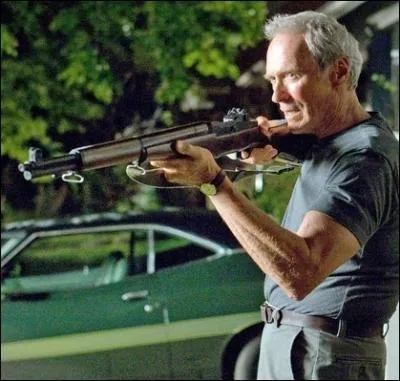 Quel est ce film, dans lequel un vtran de la guerre de Core ( Clint Eastwood ) possde un modle Ford de 1972 qu'il considre comme son bien le plus prcieux ?
