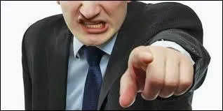 Réprobation sévère ou malédiction visant une personne, ses actes ou ses opinions ...