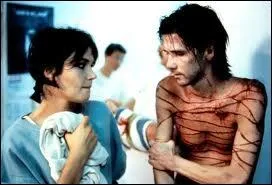 Daniel est transport  l'hpital. Le nom de l'hpital rvle de quelle passion Arcand s'est inspir pour crire le film. C'est la passion selon : (voir image 10 mdr)