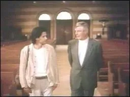 Que demande le prtre Fr. Leclerc (Gilles Pelletier) au jeune Daniel (Lothaire Bluteau) ?