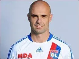 Arrire surnomm  le policier  :