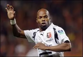 Attaquant champion d'Europe des nations en 2000 :