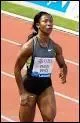 Quelle est la nationalité de Shelly Ann Fraser qui a remporté le 100 mètres femmes aux Jeux olympiques de Pékin en 2008 ?