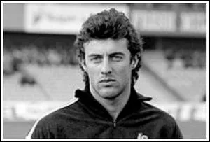 Philippe Vercruysse fit partie de l'quipe de France de foot de 83  89 et participa  la Coupe du monde de 1986. Quelle position occupait-il sur le terrain ?