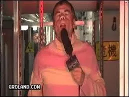 Ce  reporter  occasionnel est surtout connu  Groland pour ses frasques de dviant mental aimant notamment serrer  trs trs fort  dans ses bras les jeunes filles qu'il rencontre... Il s'agit de...