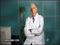 Intressons-nous maintenant  d'autres Grolandais non moins mritants. Le clbre docteur jamais avare de conseils bien aviss s'appelle...