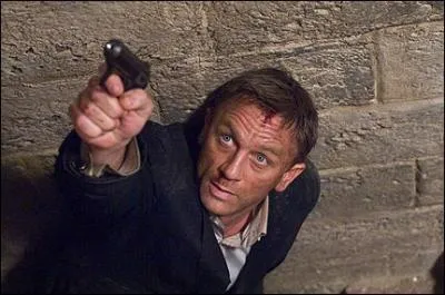 L'arme ftiche de Bond est :