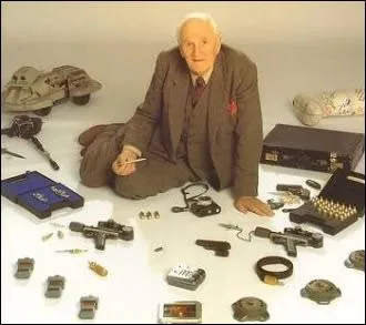 Le concepteur des gadgets de 007 s'appelle :
