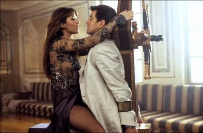   Le monde ne suffit pas   ; qui maltraite notre hros ?