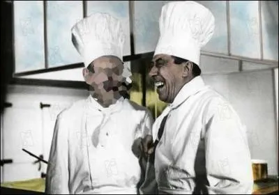 Dans   La cuisine au beurre   Fernandel donne la rplique  :