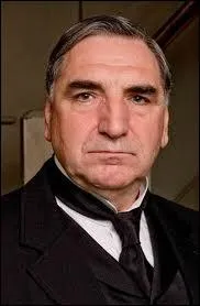 Majordome en chef de Downton Abbey, je suis