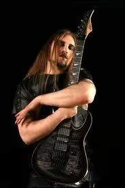 De quel groupe fait-il partie ?