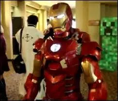 Pour quel super-héros ce cosplayer se prend-il ?