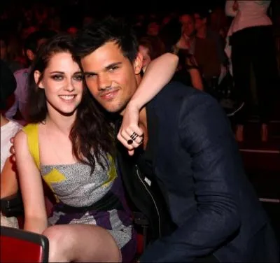 De quel film vient cette phrase :  Une personne qui est imprgne n'a pas le choix. Ds qu'elle aperoit l'autre tout son univers change; tout  coup y a plus aucune gravit qui nous...   ?