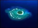 Quel atoll franais est perdu dans le Pacifique, au large de l'Amrique du Nord ?