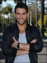 Avec qui Kevin sort-il ?