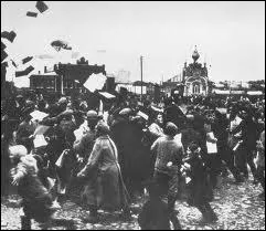 A quoi a abouti la rvolution russe d'octobre 1917 ?