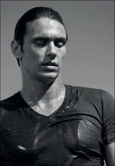 Comment s'appelle son frre ?