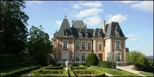 Ce chteau, situ  Sampigny, tait le lieu de rsidence du prsident Raymond Poincar. Comment appelle-t-on les habitants de cette commune ?