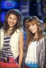 Dans quelle srie jouent Zendaya et Bella ?