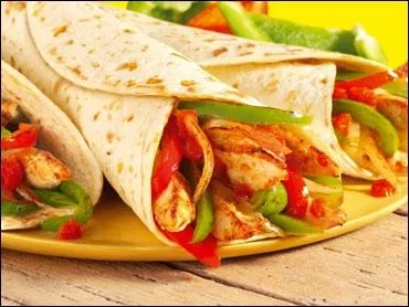 Il s'agit d'un plat constitu d'une tortilla de farine de bl plie et remplie de viande :