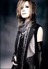 Quelle est la date d'anniversaire d'Uruha ?