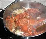 En termes culinaires, plonger un crustac dans un liquide bouillant (court-bouillon), c'est le 
