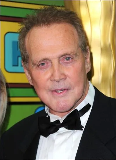 Un petit dernier, qui est ce monsieur ?