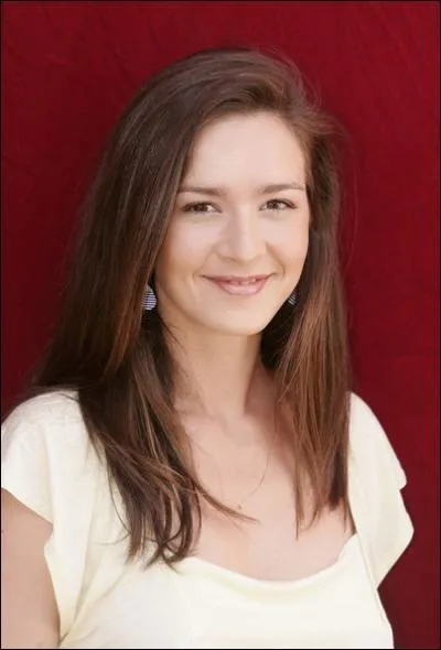 Et cette jeune femme, qui est-elle ?