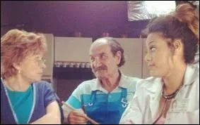 Comment s'appelle l'invit de Raymond et Huguette ?