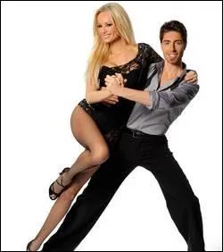 Dans la saison 1, qui danse avec Julien Brugel ?