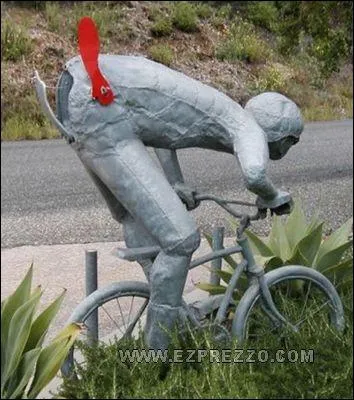 Qu'est-ce qui a t considr comme la premire bote aux lettres publique ?