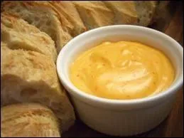 Comment s'appelle la sauce provenale pice rouge-orang qui accompagne parfois les fruits de mer ?