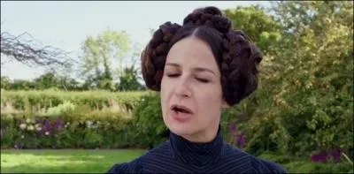 Miss Macintosh est interprte par :