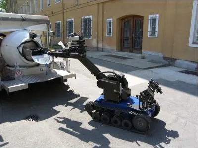 Aujourd'hui de faon globale, les missions d'Interpol sont de permettre aux polices du monde de... .