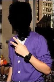 Qui a le visage cach ?