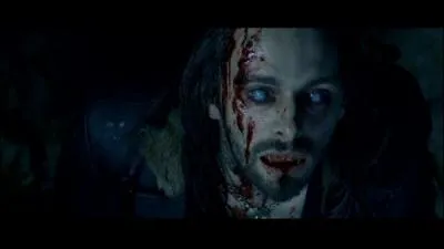 Pourquoi a-t-il enlev son collier dans la fort ?